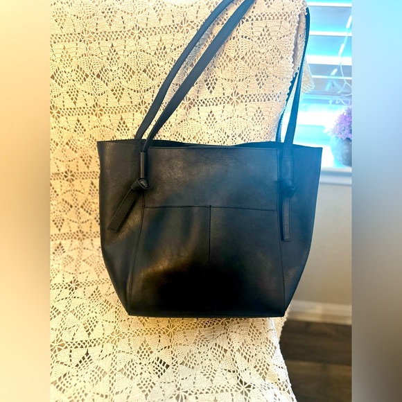Madewell Handbags - Madewell Knoxville tote bag